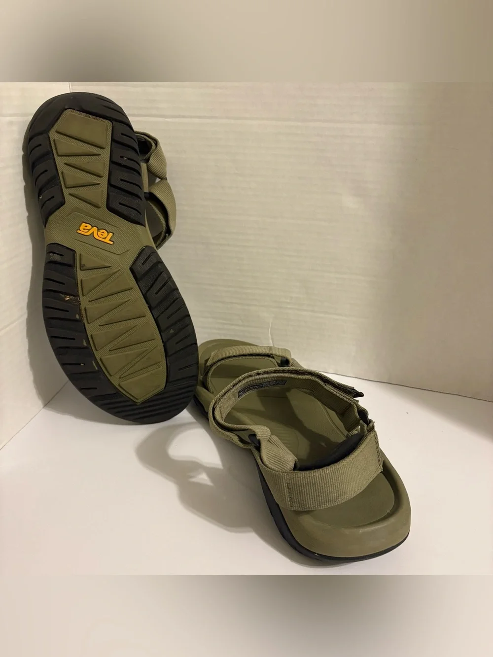 Teva Hurricane XLT2 Olive Green Hook-and-Loop Strapped Men's Sandals Like New
